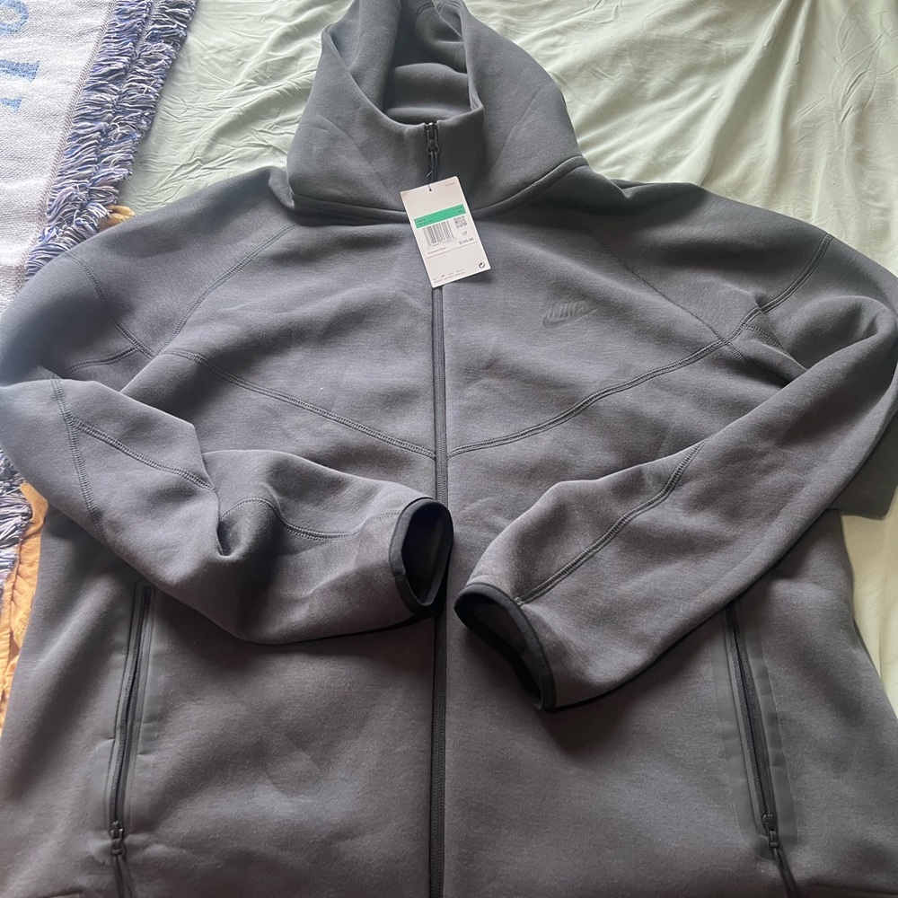 Nike Men's Tech Fit